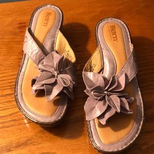 Born Lavender Flower Wedge Thong Sandals Sz 6/36.5